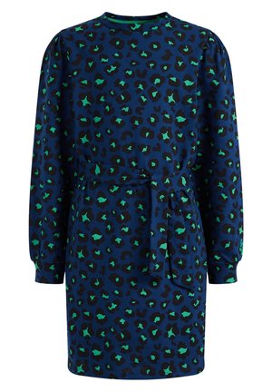 Blaues Kleid mit langen Ärmeln, schwarzem und grünem Leopardenmuster, rundem Ausschnitt, gepufften Schultern und einem passenden Stoffgürtel in der Taille.