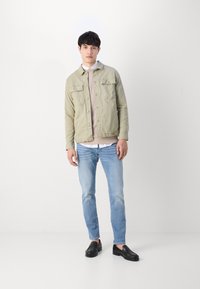 Lindbergh OVERSHIRT - Lengva striukė - olive