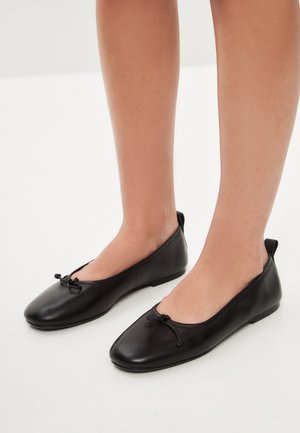 Ballet pumps - black