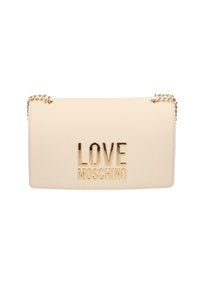 Borsa a tracolla beige caratterizzata da una texture liscia, lettering dorato "LOVE MOSCHINO" e dettaglio della tracolla a catena. Forma rettangolare.