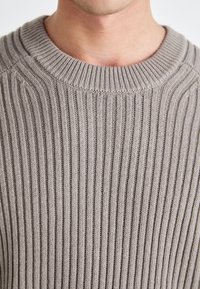Weekday RELAXED - Jersey de punto - dusty mole