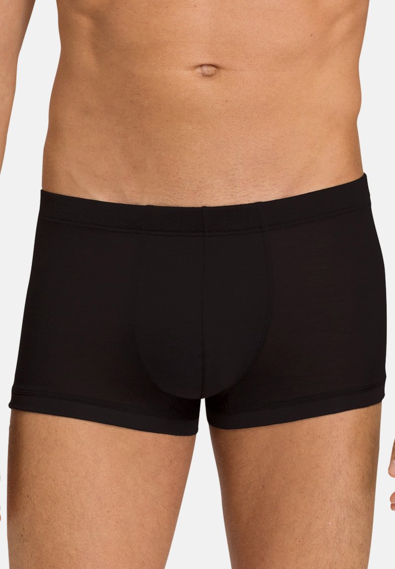 Zwarte boxershorts voor mannen, gemaakt van een zachte, rekbare stof. Heeft een snug fit, een gladde textuur en een elastische tailleband voor comfort.