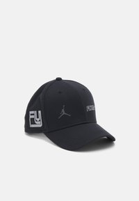 Jordan Șapcă - black/sail/oxidized green/(orange chalk)