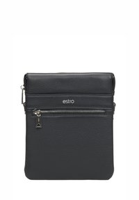 Černá kožená taška přes rameno s texturovaným povrchem, horním zipem, přední zipovou kapsou a stříbrným logem. Kompaktní a obdélníkový tvar.