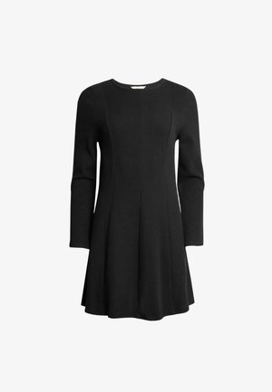 Schwarzes Langarmkleid mit tailliertem Oberteil und ausgestelltem Rock, ausgestattet mit einfachen Nahtdetails und einem runden Ausschnitt.