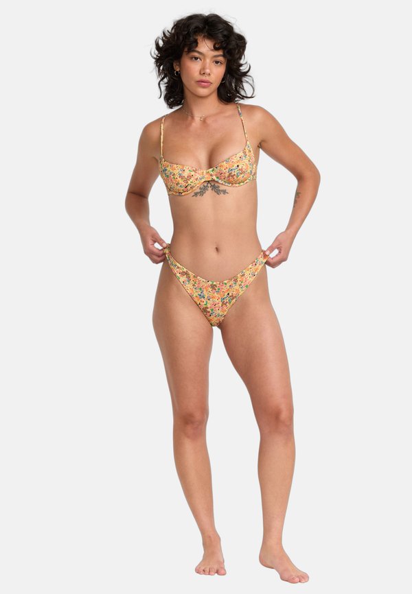 MIT MITTLERER BEDECKUNG  - Bikini top - sahara sun3