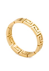 Inel de culoare aurie, cu modele geometrice interconectate. Suprafață netedă, lustruită, cu un finisaj ușor reflectant. Formă circulară.