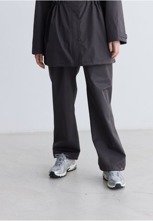 rethinkit studios Pantalon classique - almost black