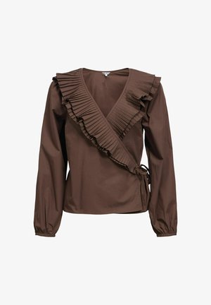 Blouse marron à manches longues avec col en portefeuille et bordure volantée plissée le long de l'encolure et sur le devant, nouée à la taille, avec poignets froncés.