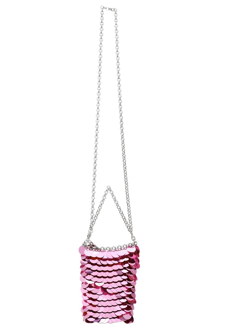 Rosa paljettpås med en silvrig kedjestropp, med överlappande runda paljetter i olika nyanser av rosa och i rektangulär form.