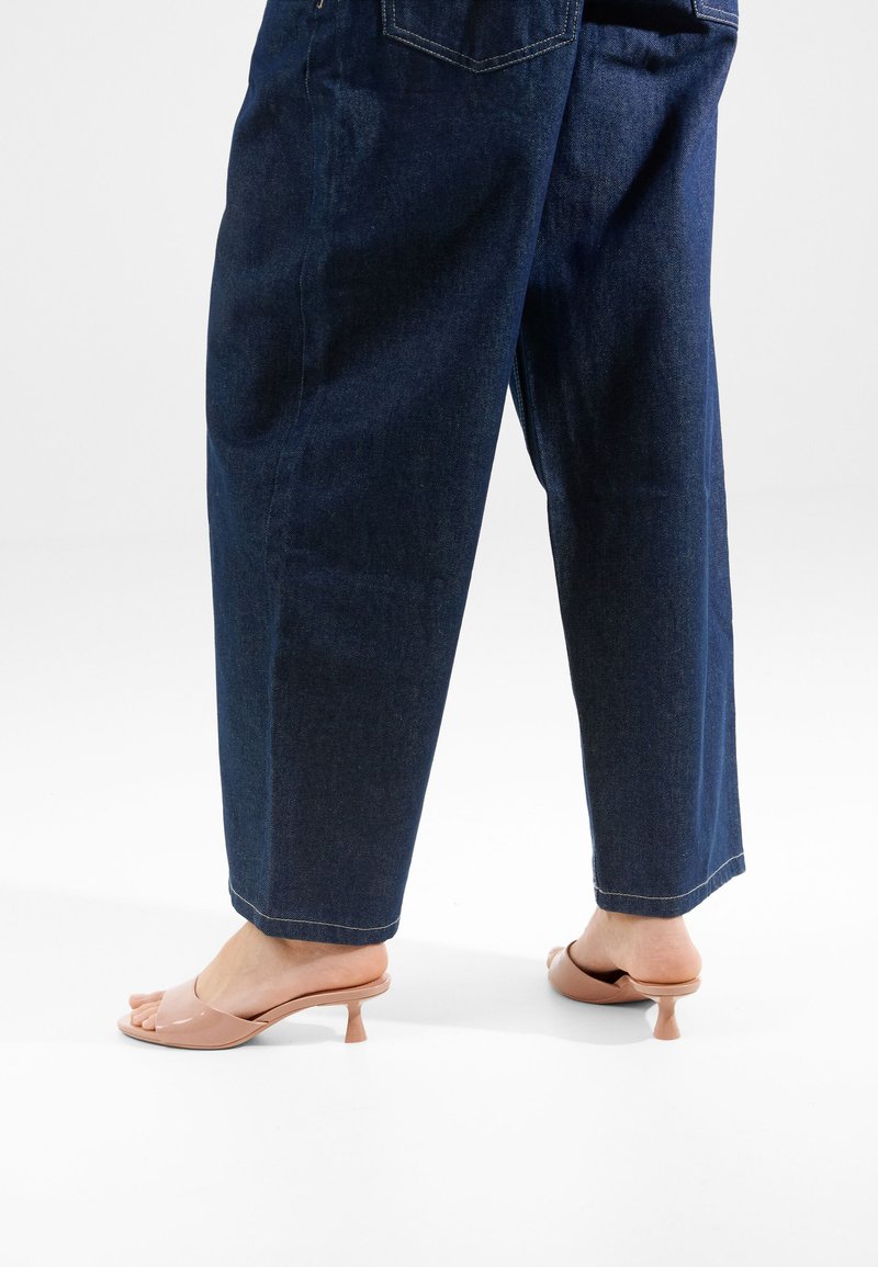 Bershka - KITTEN HEEL - Muiltjes met hak - pink, Vergroten