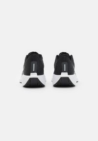 Nike Performance PEGASUS PLUS - Tenisice za cestovno trčanje - black/pure platinum/anthracite/white
