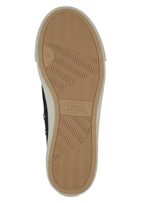 Camel Active Sneaker-Sohle mit einer strukturierten braunen Gummifläche und geprägtem Branding, versehen mit einem weißen seitlichen Akzent und Wellenmuster.