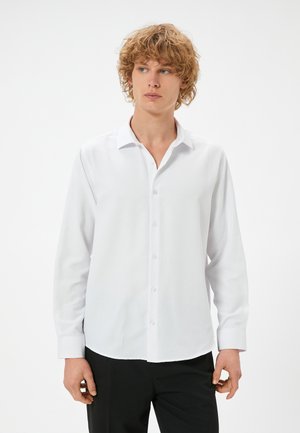 Koton ITALIAN NECK - Chemise classique - white