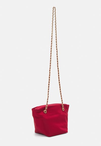 Tory Burch ELLA SMALL CHAIN CROSSBODY - Torba čez telo - ruby