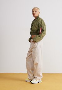 Alpha Industries MULTIPOCKET FLIGHT JACKET - Giubbotto Bomber - olive