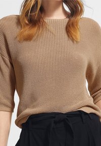 comma Svetr - beige
