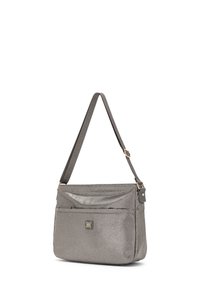 Borsa a tracolla grigio metallico con finitura testurizzata, dotata di tasca frontale, tracolla regolabile e dettagli in metallo color oro.