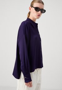 DRYKORN CLOELIA - Skjorta - purple