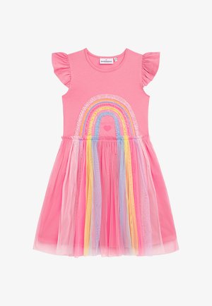 Rosa kurzärmeliges Kleid mit einem Regenbogendesign, mehrfarbigen Tüllschichten am Rock und einem Herz, das auf der Taille gestickt ist.