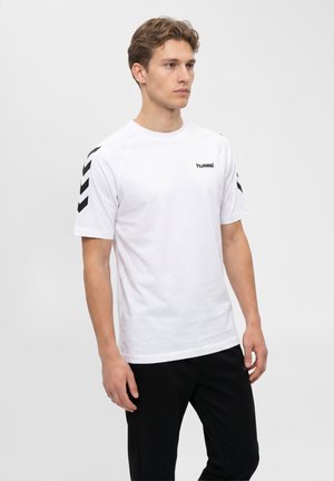 Hummel, CHEVRON, mleczny