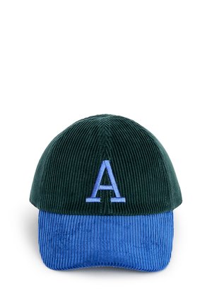 Casquette de baseball en velours côtelé avec couronne vert foncé et visière bleue, ornée d'une grande lettre A bleue brodée sur le devant.