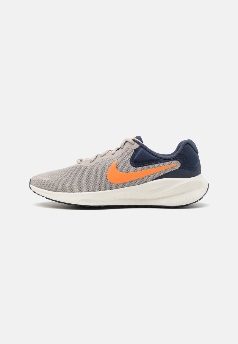 Nike Performance REVOLUTION 7 - Chaussures de running sur route - lîght iron ore/total orange/thunder blue/sail
