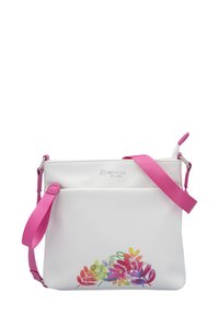 Weiße strukturierte Lederhandtasche mit einem rosa Trageriemen, die ein buntes Blumendesign auf der Vorderseite und ein eingeprägtes Logo auf dem Hauptfeld aufweist.