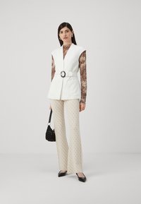 MARCIANO BY GUESS Kratka jakna - white