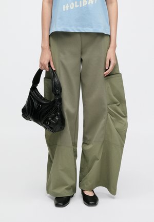 TAMBUTO - Püksid - salbei