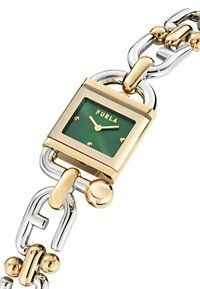 Furla ura z rektangularnim ohišjem v zlati barvi, zelenim številčnikom in zlatimi številkami. Ima dvojni kovinski zapestni trak.