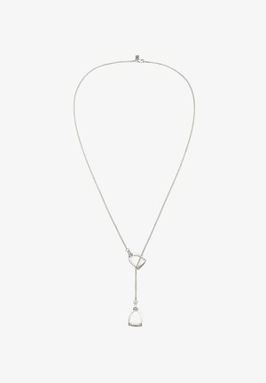 Silberne Halskette mit zwei steigbügelförmigen Anhängern, einer am Kettchen befestigt und einer, der an einer kurzen Verlängerung hängt.