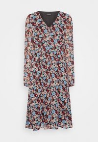 Vestido floral com mangas longas, decote em v, apresenta um fundo escuro com flores multicoloridas em tons de azul, rosa e burgundy.