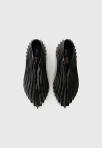 Melissa QUANTUM - Trainers - black