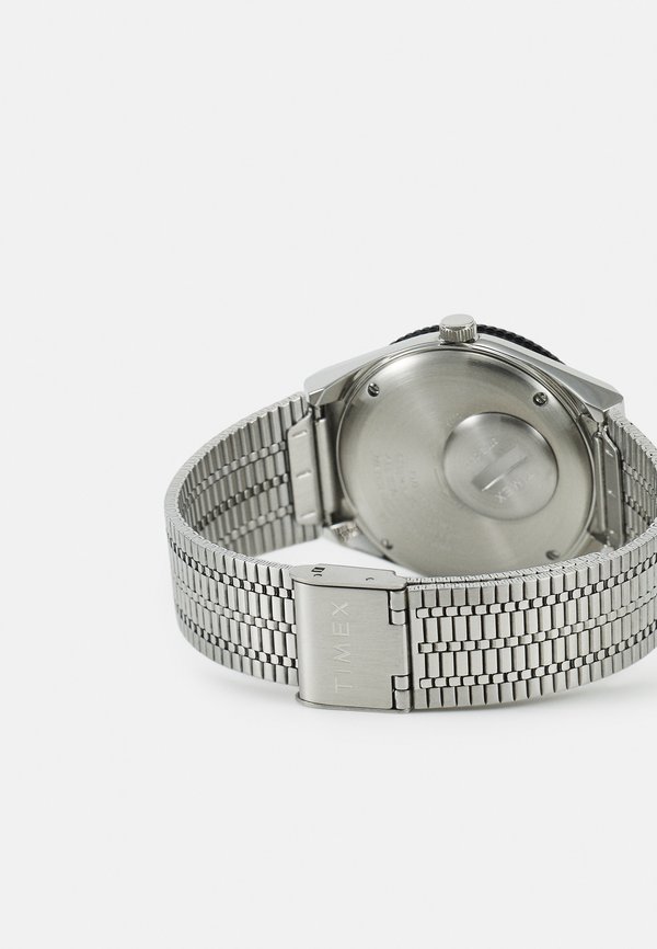 Q TIMEX REISSUE - Watch4
