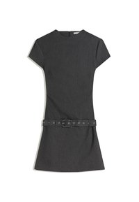 Kleid in Anthrazitgrau mit kurzen Ärmeln, tailliertem Oberteil, weit schwingendem Rock und einem breiten Gürtel mit silbernen Ösen und einer rechteckigen Schnalle.