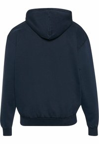 Bluza z kapturem w ciemnym granacie, wykonana z fakturowanej tkaniny, o luźnym kroju, z prążkowanymi mankietami i ściągaczem. Widok z tyłu nie pokazuje żadnych dodatkowych detali.