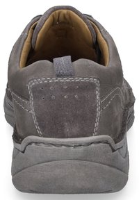 Šedé semišové boty s kulatým podpatkem, textilní podšívkou a kontrastním prošíváním. Mají poutko vzadu a gumovou podrážku.