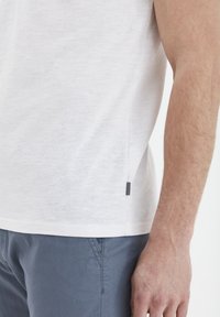 Solid SDEMMO - T-shirts basic - white