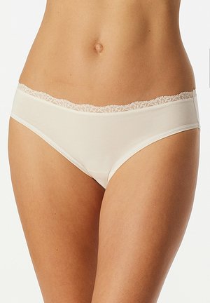 Beige Hipster-Unterwäsche mit Spitzenrand, verfügt über eine glatte Oberfläche und einen elastischen Bund, entworfen für Komfort und einen sicheren Sitz.