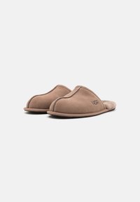 UGG SCUFF - Papucsok - caribou