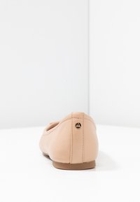 ALDO Wide Fit Ballerinaskor - nude