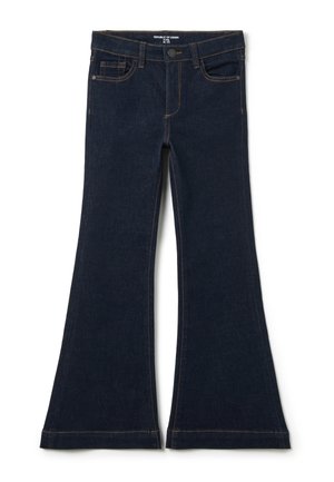 Jeans acampanados de mezclilla oscura con una cintura alta, cinco bolsillos y detalle de costura en contraste a lo largo de las costuras.