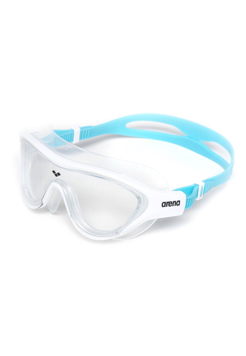 Gafas de natación transparentes con un marco blanco y acentos en azul claro. El diseño cuenta con una lente curvada y una correa de silicona ajustable.