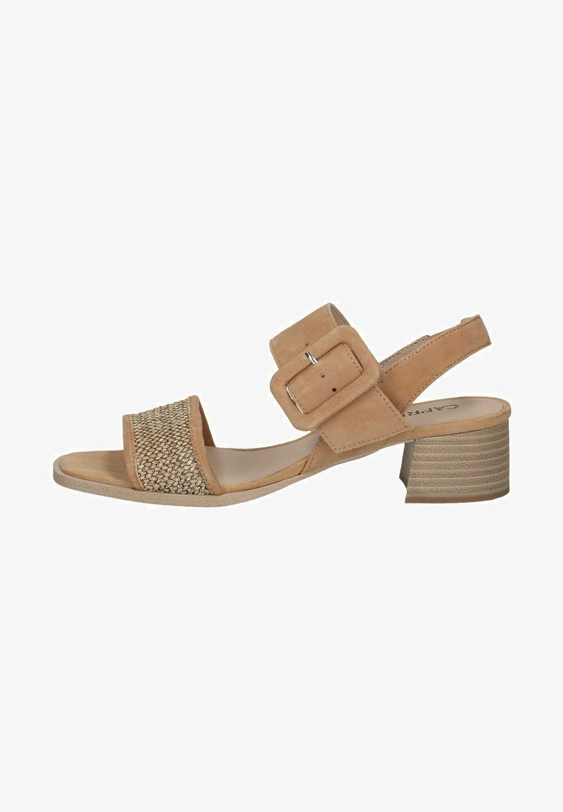 Tan suède sandaal met een geweven band, brede gesp en een gestructureerde blokhak. Open-teen ontwerp en verstelbare slingback.