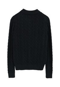 Stickad tröja i mörk marinblå med texturerad kabelmönster, ribbad halsringning, manschetter och fåll; långa ärmar, normal passform, mjukt tyg.