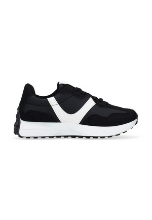 Bosanova Trainers - black