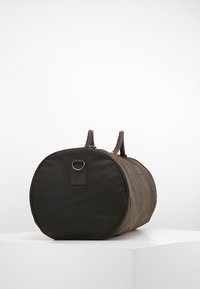 Thumbnail Image 4