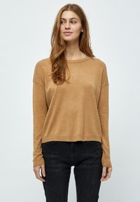 Unselected, almond melange
