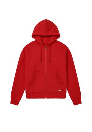 Rode hoodie met rits en trekkoord aan de capuchon, voorzakken in kangoeroestijl, geribbelde boorden en een klein metalen merkembleem op de zak.